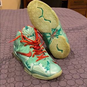 LeBron 11 Christmas